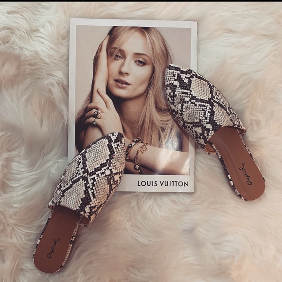 Migliori Amici Boutique Shoes - BROWN SUGAR FLATS 😍